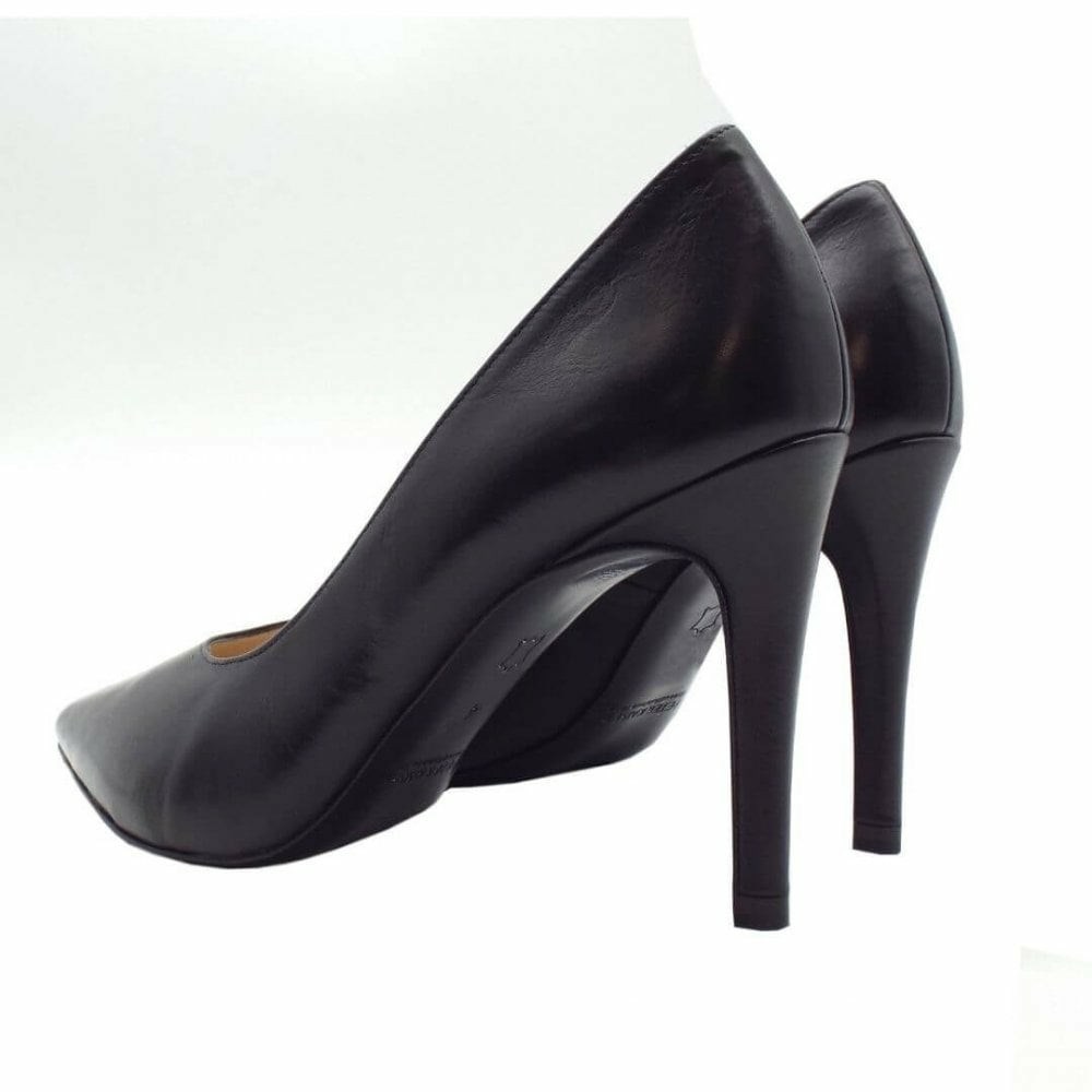 Women's Peter Kaiser Danella Classic Court Shoe Pumps Black | 910286-IFT